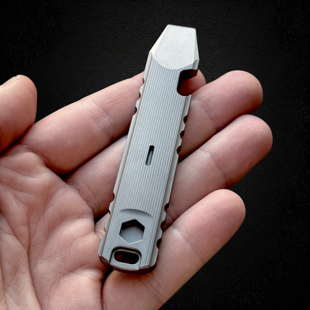 Heavy-Duty Titanium Crowbar with Hex Wrench · 120 mm
