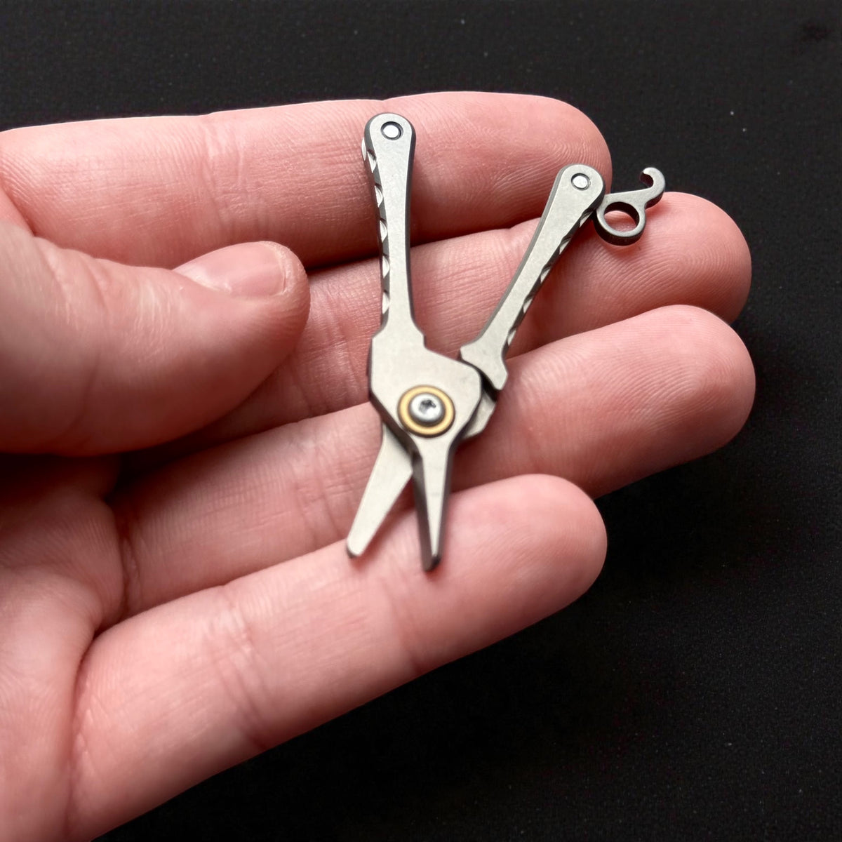 Titanium Mini Keychain Scissors · 55 mm