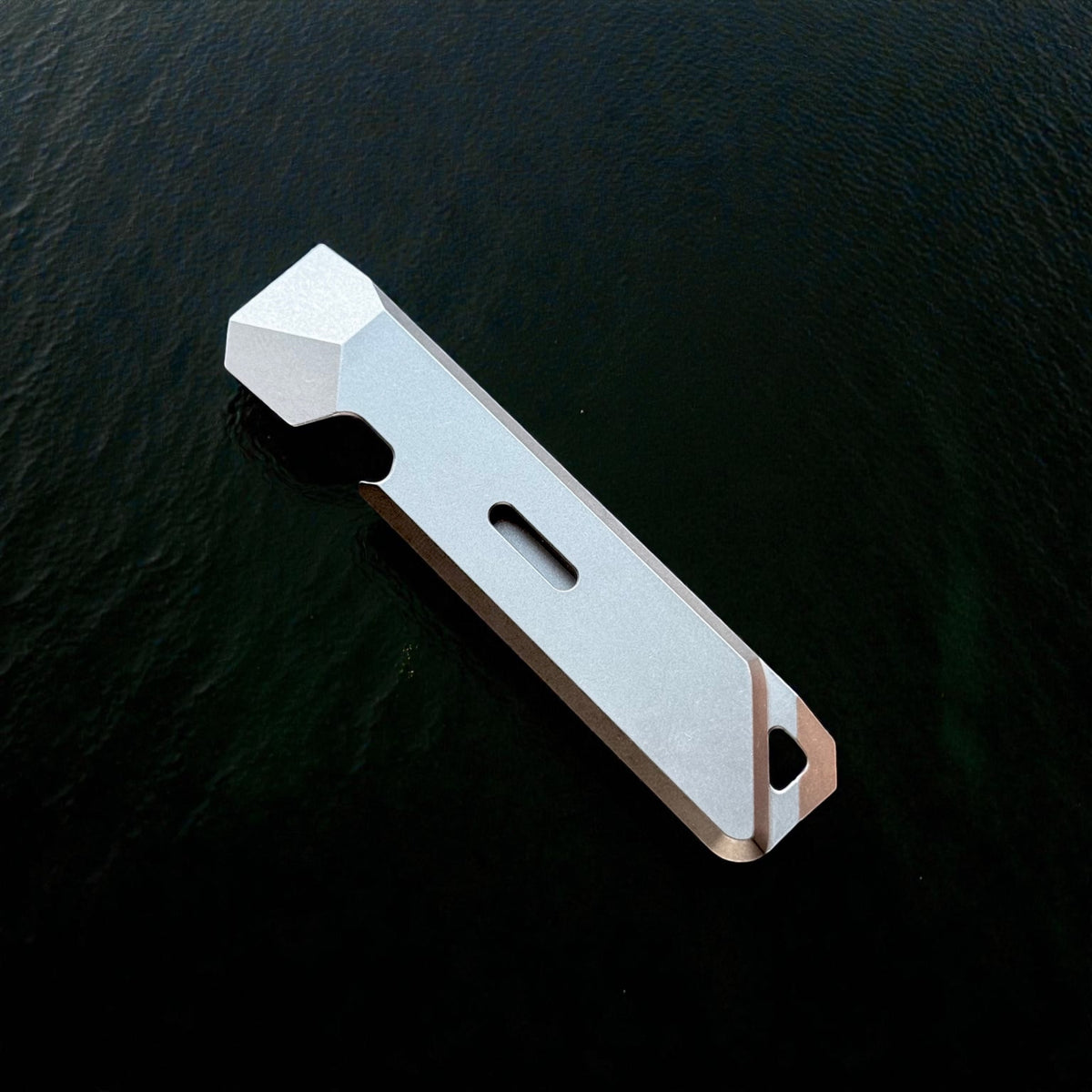Titanium Pocket Crowbar with Nail Puller & Bottle Opener · 115 mm