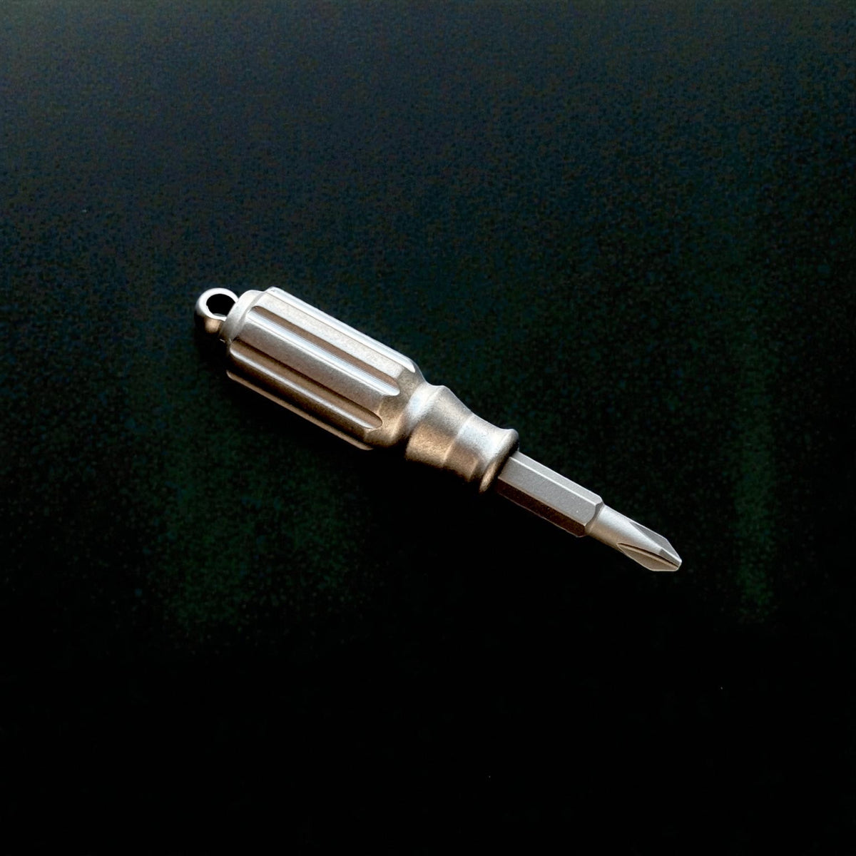 Titanium Mini Keychain Screwdriver with Phillips Bit · 45 mm