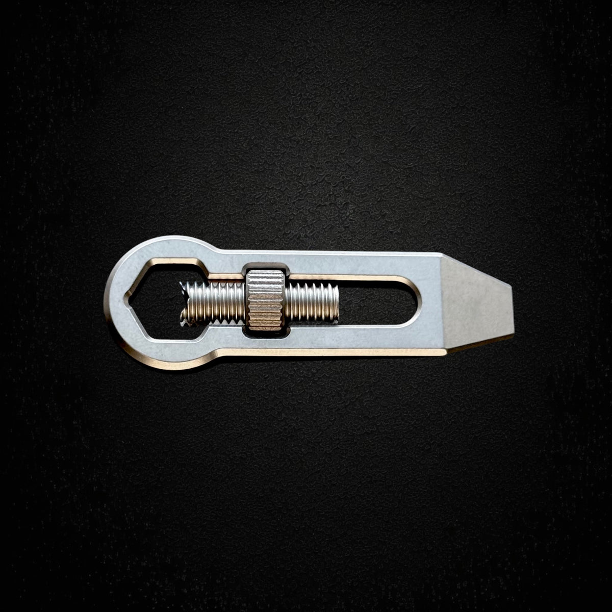 Titanium Mini Adjustable Wrench & Pry Bar · 53 mm