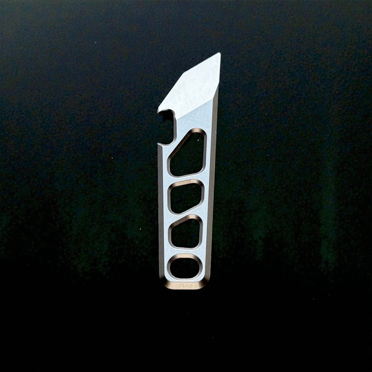 Skeletonized Titanium Pry Bar with Box Opener · 89 mm