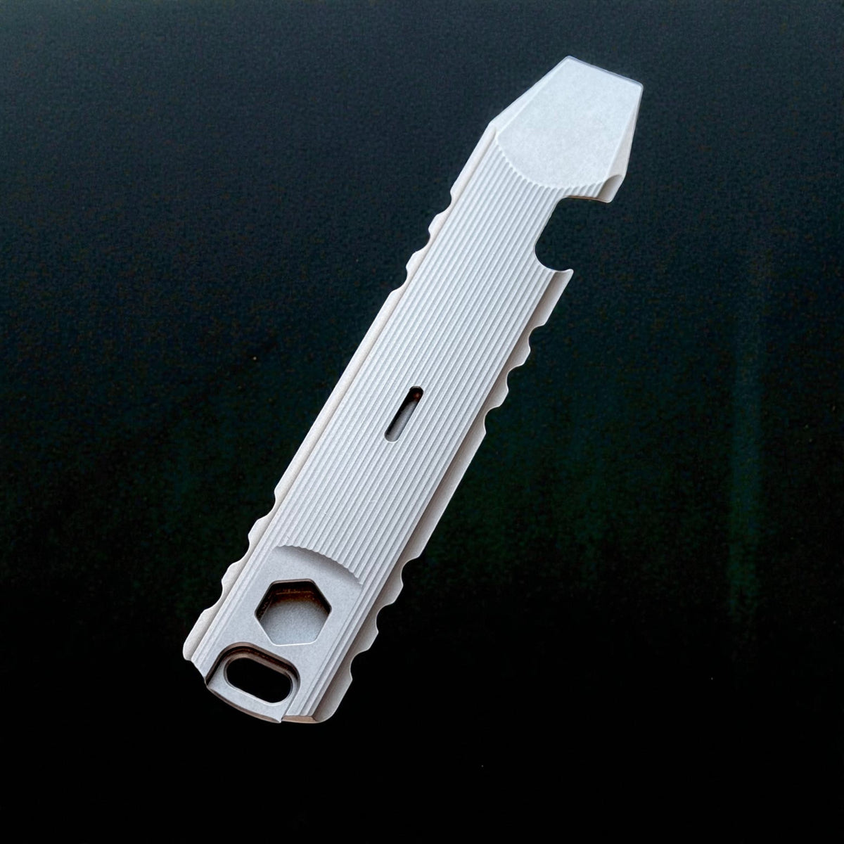 Heavy-Duty Titanium Crowbar with Hex Wrench · 120 mm