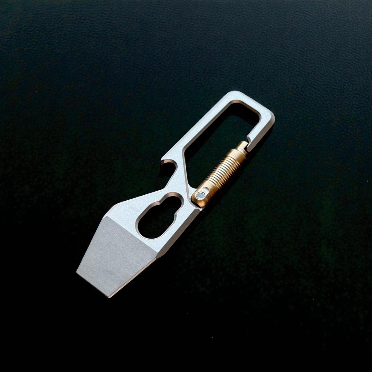 Titanium Carabiner Pry Bar with Bottle Opener & Brass Gate · 60 mm