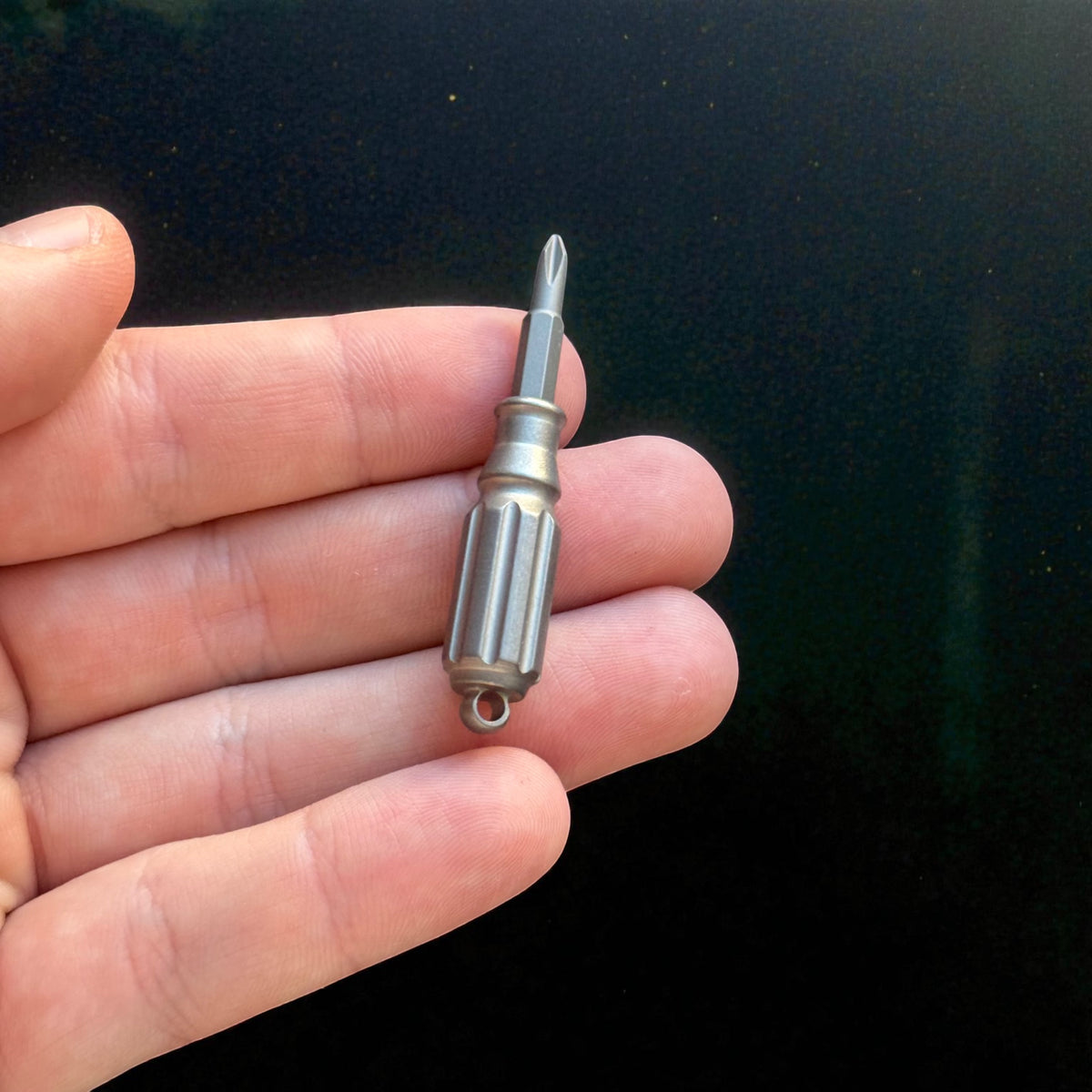 Titanium Mini Keychain Screwdriver with Phillips Bit · 45 mm