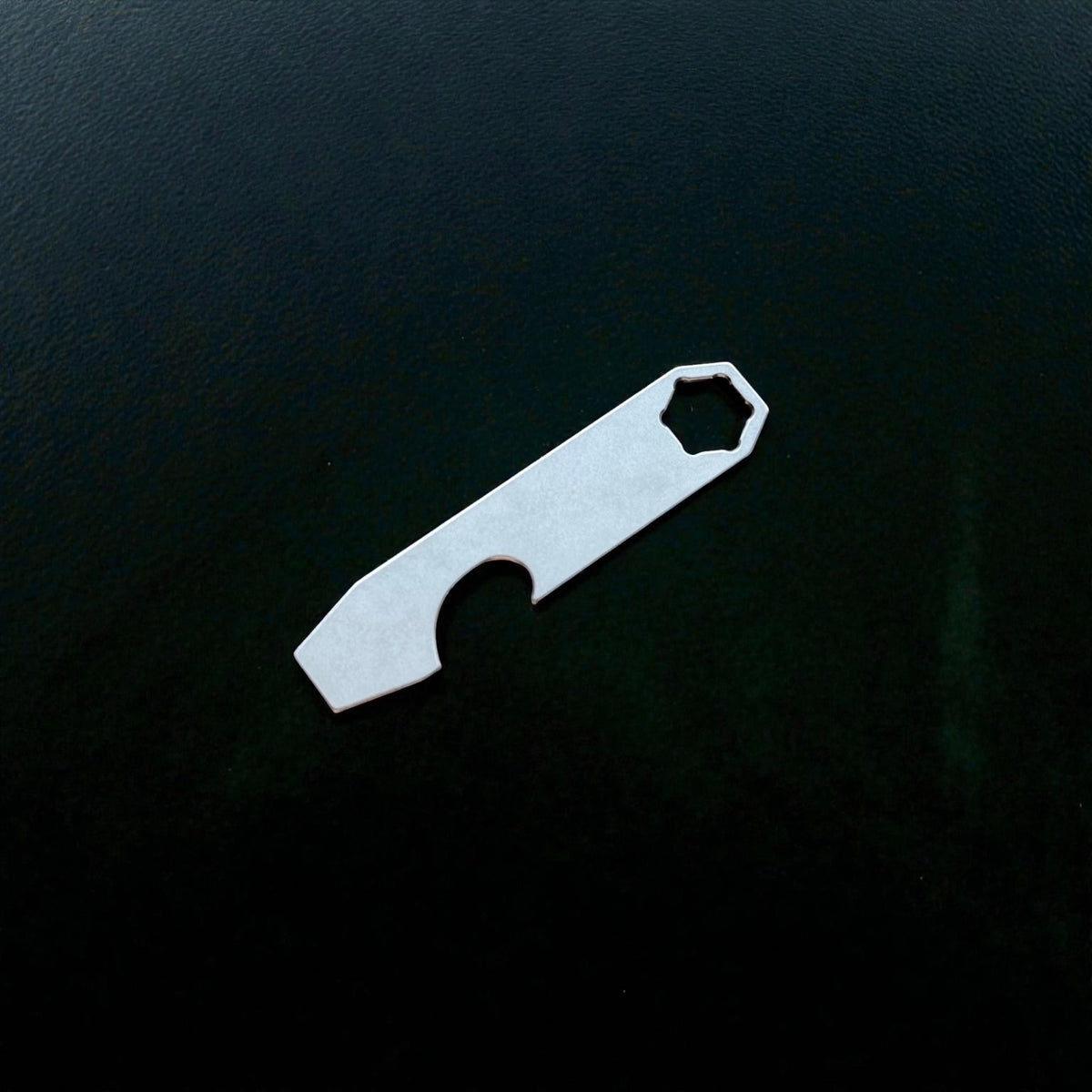 Titanium Mini Pry Bar with Hex Bit Driver & Bottle Opener · 44 mm