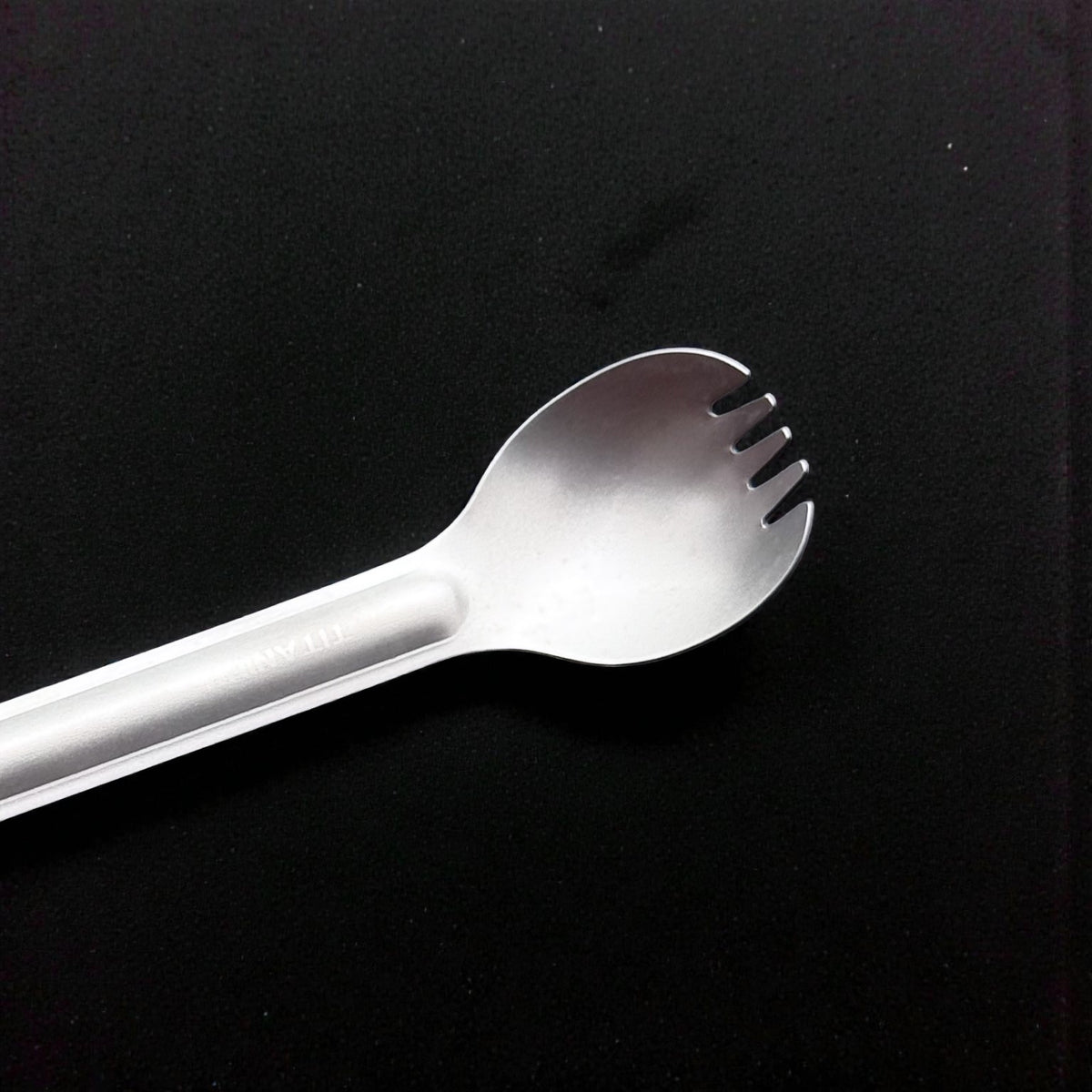 Titanium Long-Handle Spork · 21.5 cm