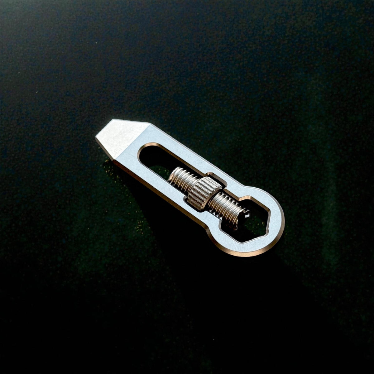 Titanium Mini Adjustable Wrench & Pry Bar · 53 mm