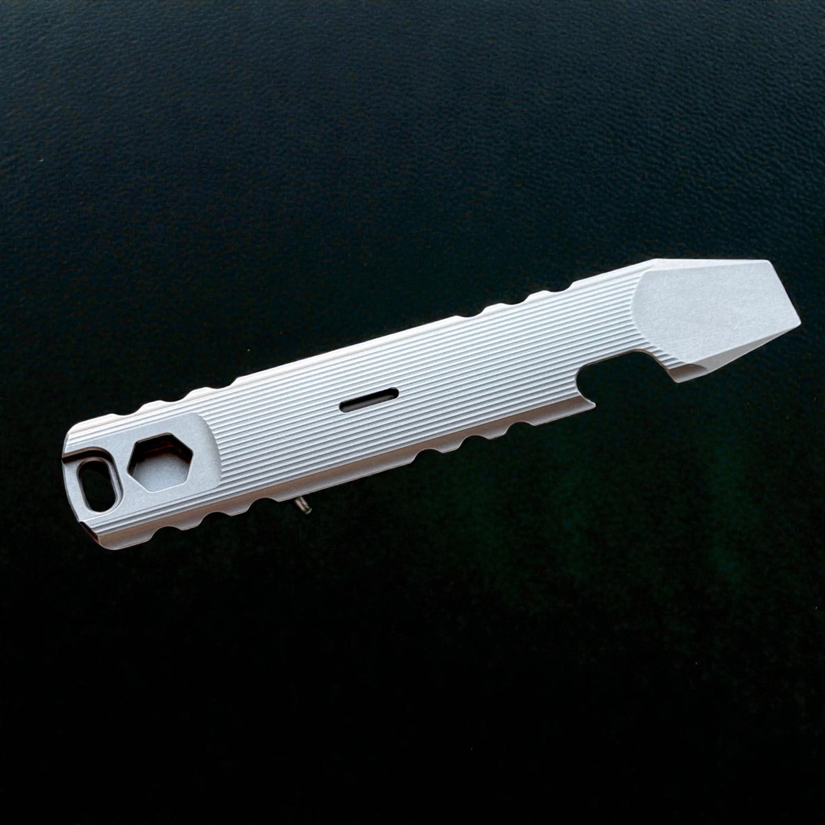 Heavy-Duty Titanium Crowbar with Hex Wrench · 120 mm