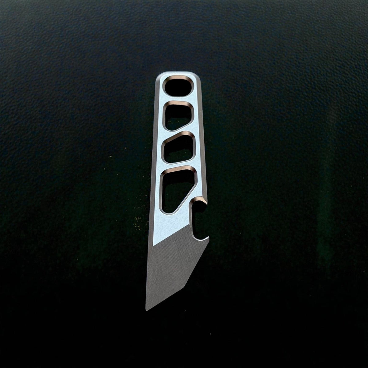 Skeletonized Titanium Pry Bar with Box Opener · 89 mm