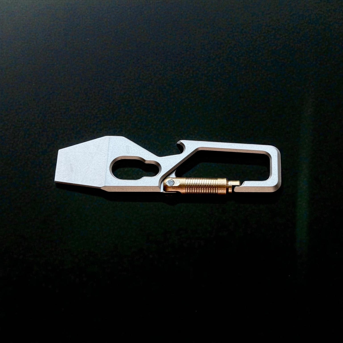 Titanium Carabiner Pry Bar with Bottle Opener & Brass Gate · 60 mm