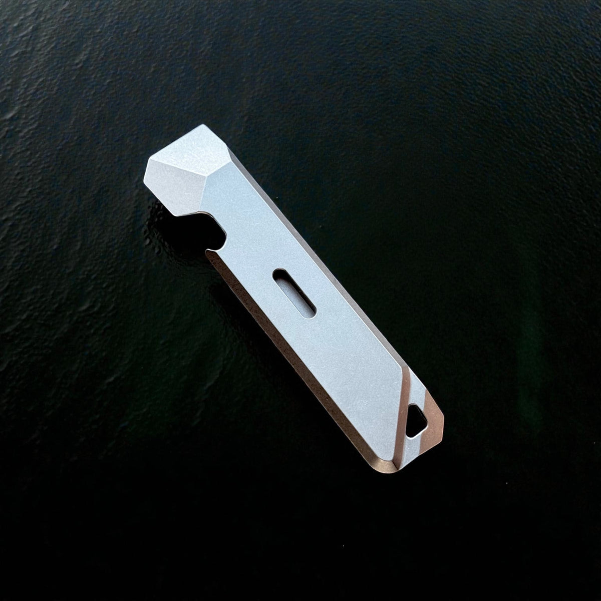 Titanium Pocket Crowbar with Nail Puller & Bottle Opener · 115 mm