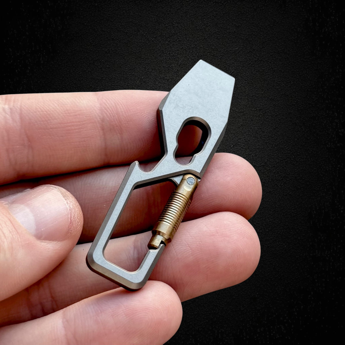 Titanium Carabiner Pry Bar with Bottle Opener & Brass Gate · 60 mm