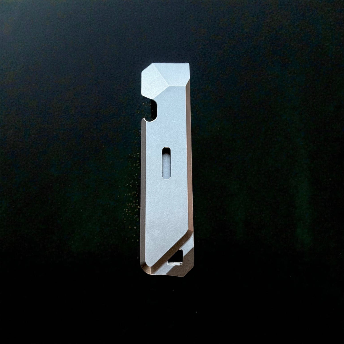 Titanium Pocket Crowbar with Nail Puller & Bottle Opener · 115 mm
