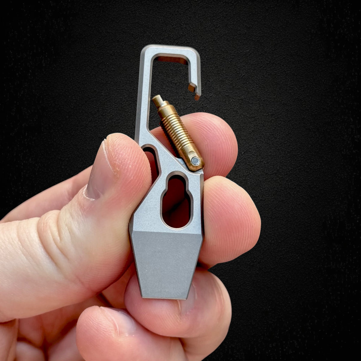 Titanium Carabiner Pry Bar with Bottle Opener & Brass Gate · 60 mm