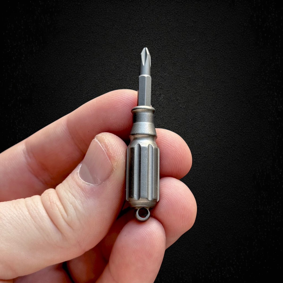 Titanium Mini Keychain Screwdriver with Phillips Bit · 45 mm