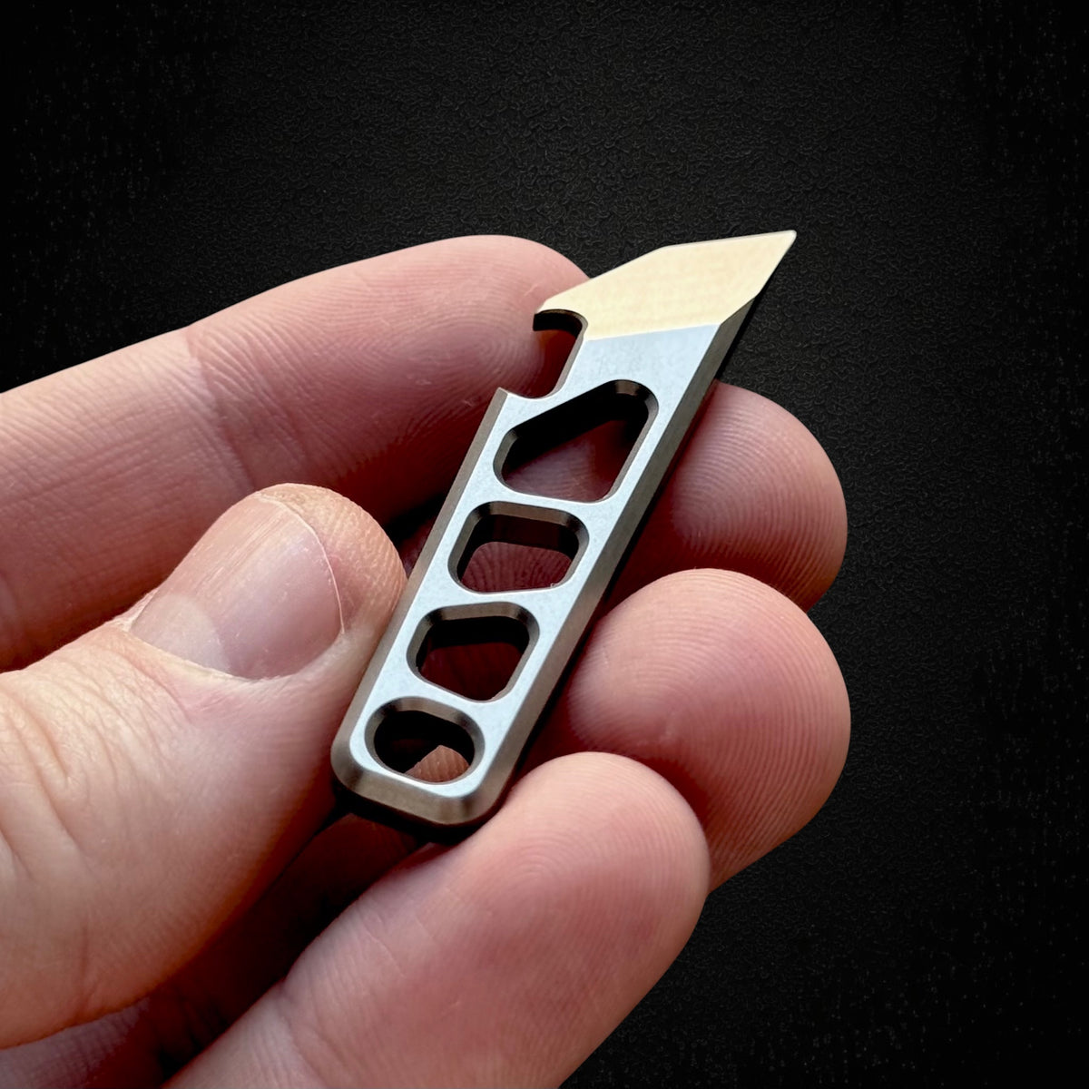 Skeletonized Titanium Pry Bar with Box Opener · 89 mm