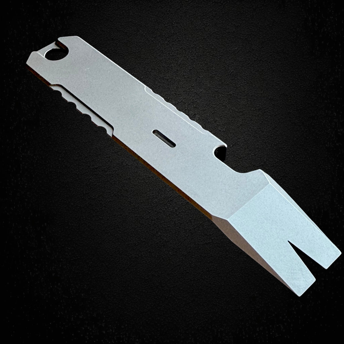 Titanium Pry Bar with Nail Puller, Bottle Opener & Glow Slot · 96 mm