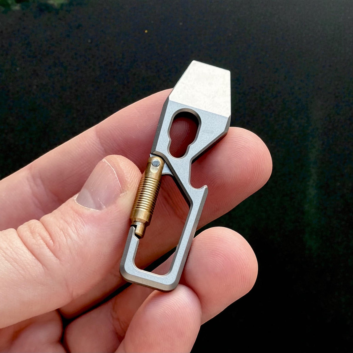 Titanium Carabiner Pry Bar with Bottle Opener & Brass Gate · 60 mm