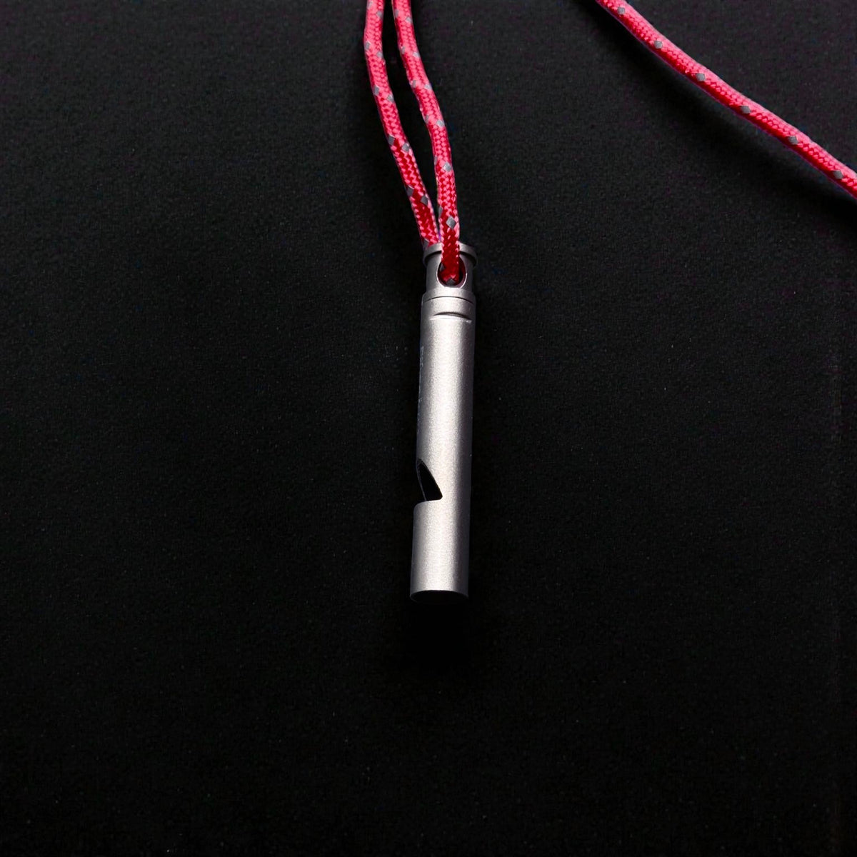 Titanium Emergency Whistle · 55 mm
