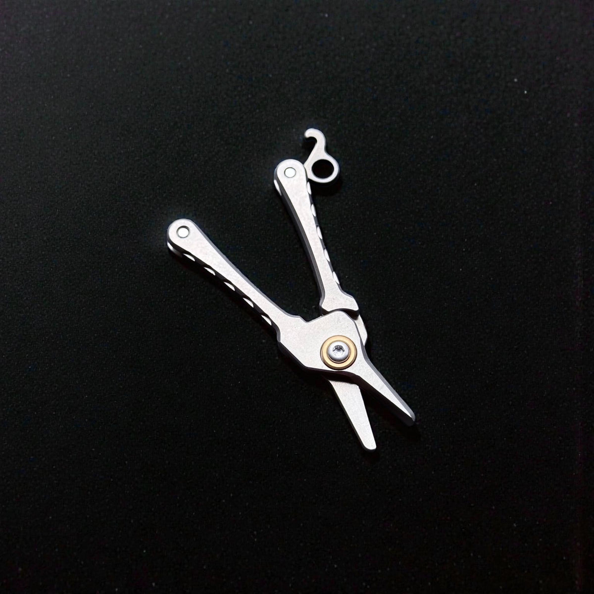 Titanium Mini Keychain Scissors · 55 mm