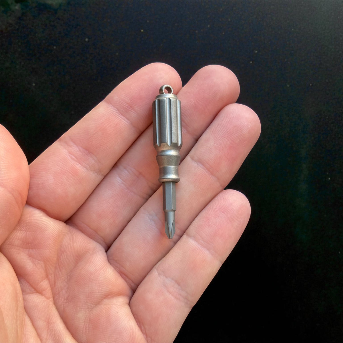 Titanium Mini Keychain Screwdriver with Phillips Bit · 45 mm